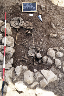 Location Porcili (Viggiano, Potenza). Barrow tomb N. 145. Antique bronze (Photo E.Natali - Superintendence of Archaeological Heritage of Basilicata photographic archive) 